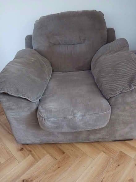 Photo of free Sofa and chair (B280PL) #4