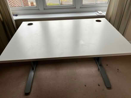 Photo of free White desk (Sidcup DA15) #1