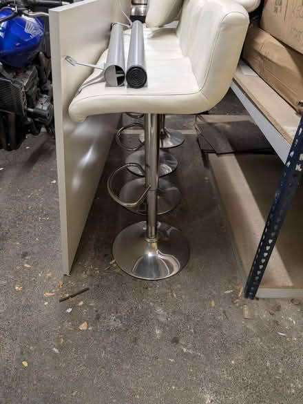 Photo of free Bars chairs and bar top (Rayleigh) #2