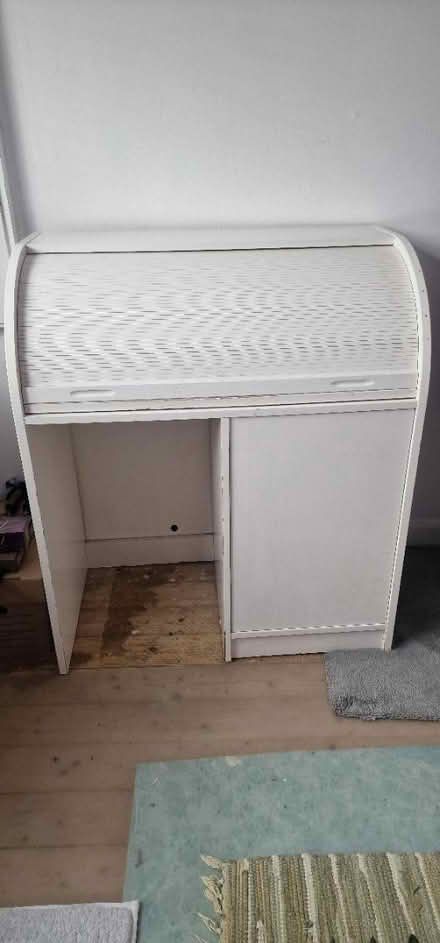Photo of free White desk/bureau (CO2 Colchester, Mersea Road) #1