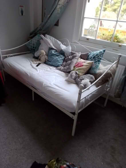 Photo of free Daybed (North Ascot SL5) #1