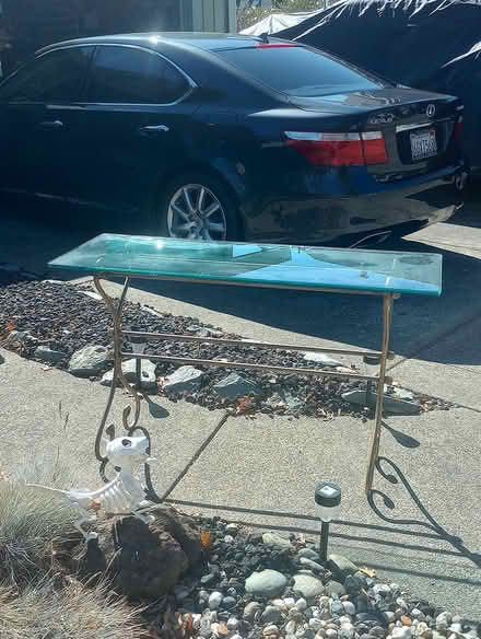 Photo of free Glass Table (Upper Westside Windsor) #1