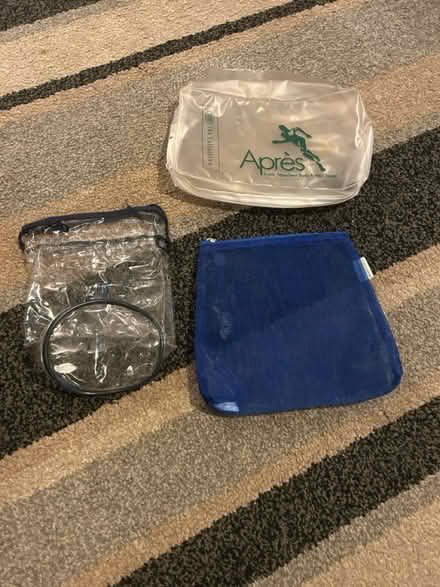 Photo of free Small bags (Jennetts park RG12) #1