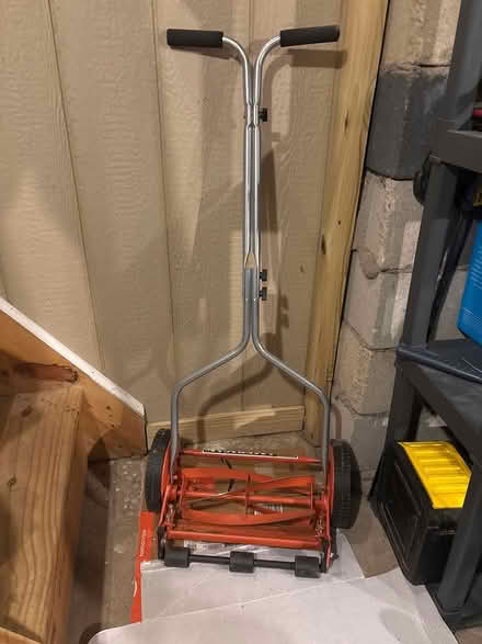 Photo of free Manual lawn mower (Lambertville nj) #1