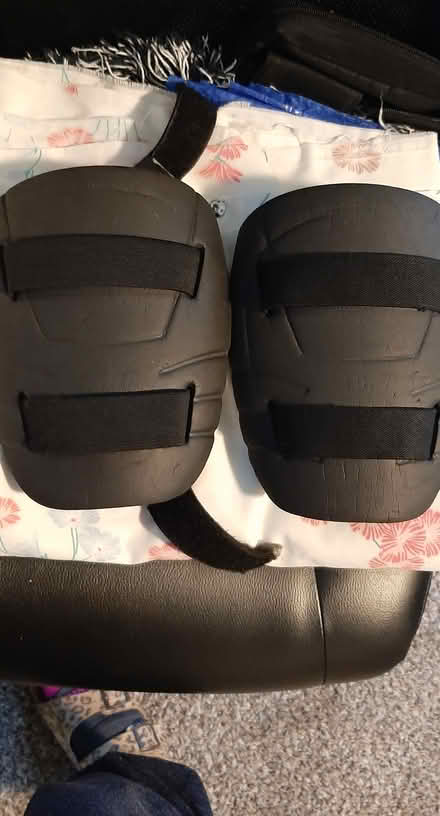 Photo of free knee pads (Farmington Hills) #1