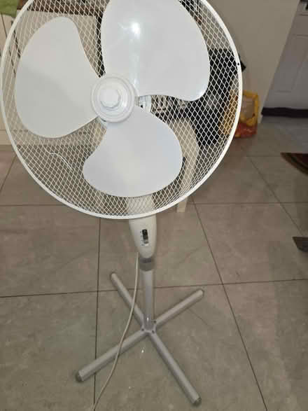Photo of free Standing fans to give away (Dewsbury WF12) #1