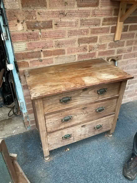 Photo of free Dressing table (CV35) #3
