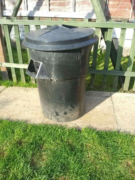 Photo of free Rubbish bin - Ideal for garden (Hawbush DY5) #1