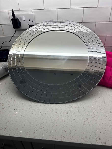 Photo of free Round mirror (Boxmoor, Hemel Hempstead) #1