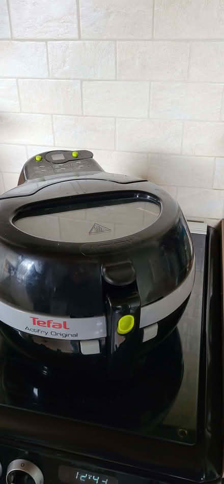 Photo of free Tefal large actifry (Clayton-le-Woods PR25) #2