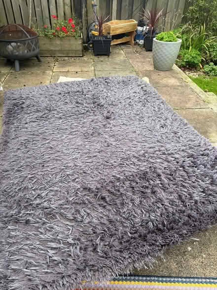 Photo of free tv , rugs , shelves van seat (St eval) #4