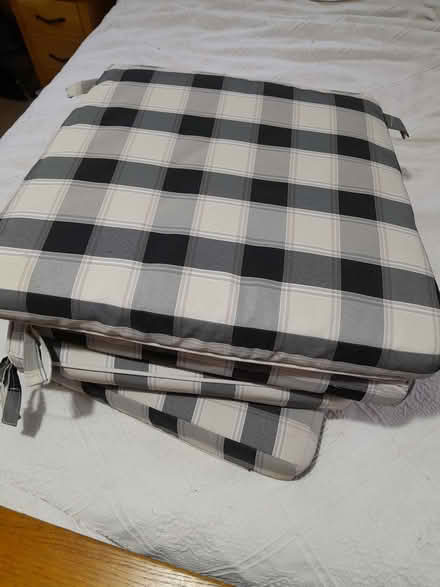 Photo of free set of 4 tie-on chair cushions (Upper Hill HR6) #1