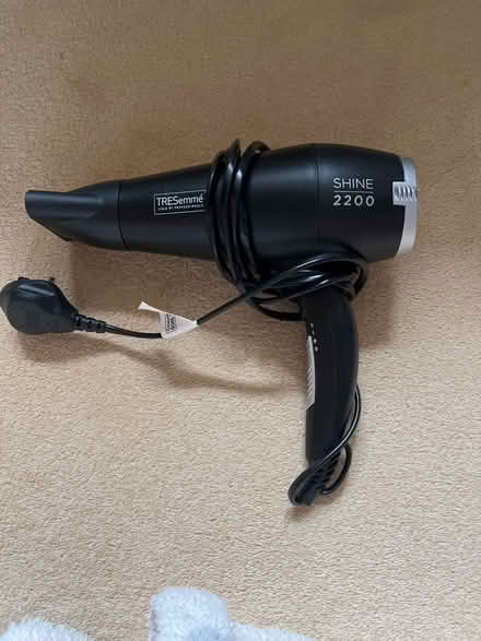 Photo of free Tresemme hairdryer (Dinton SP3) #1