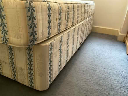 Photo of free 4’6” Divan bed with drawers (Reigate RH2 9JN) #4