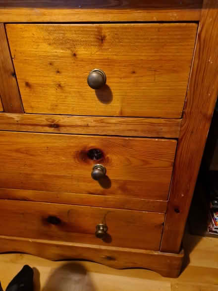 Photo of free Chest of drawers. (Walton-on-Thames KT12) #3