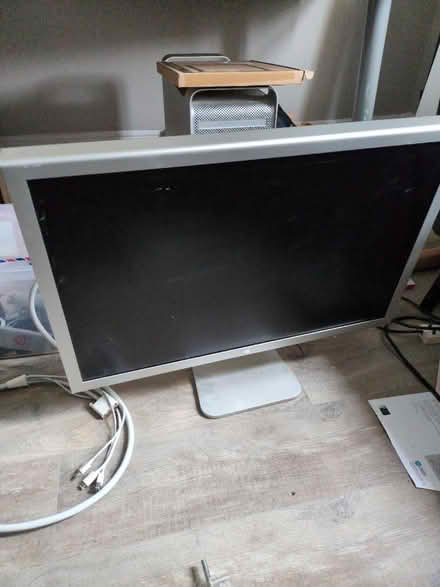 Photo of free Apple cinema HD display (Upper Holloway N19) #1