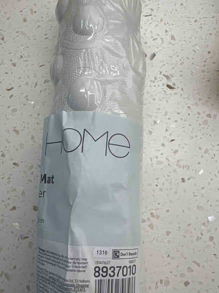 Photo of free White rubber bath mat (Boxmoor, Hemel Hempstead) #2
