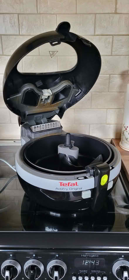 Photo of free Tefal large actifry (Clayton-le-Woods PR25) #3