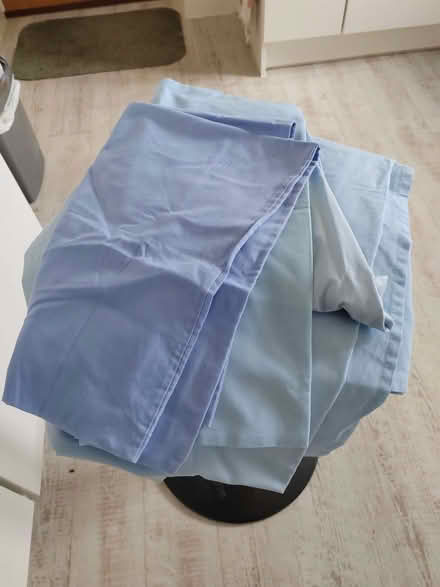 Photo of free Single sheet and pillowcases (Risinghurst OX3) #1