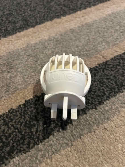 Photo of free feliway plug (Jennetts park RG12) #1