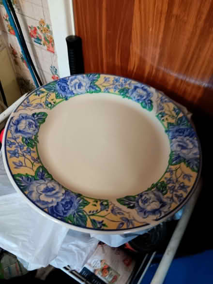 Photo of free 8 Dinner Plates, side plates, bowls Cups and Saucers (Knaresborough HG5) #1