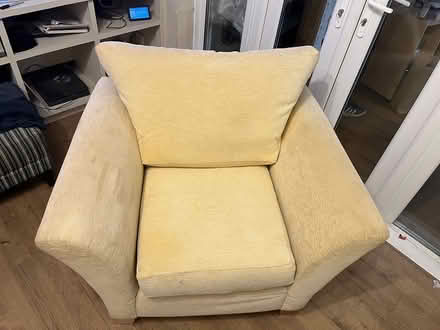 Photo of free Single comfortable chair (Oakridge Basingstoke RG21) #1