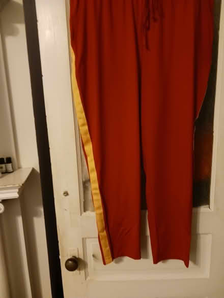 Photo of free misl ladies items (60th cedar ave 19143) #3