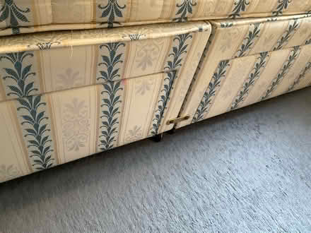 Photo of free 4’6” Divan bed with drawers (Reigate RH2 9JN) #3