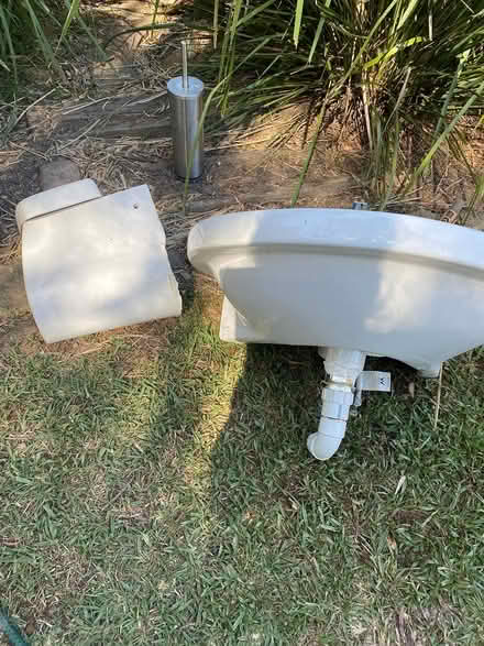 Photo of free Free standing sink (Greengrove NSW 2250) #2