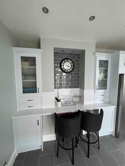 Photo of free Full White Kitchen Unit (Flat) (TQ7) #4