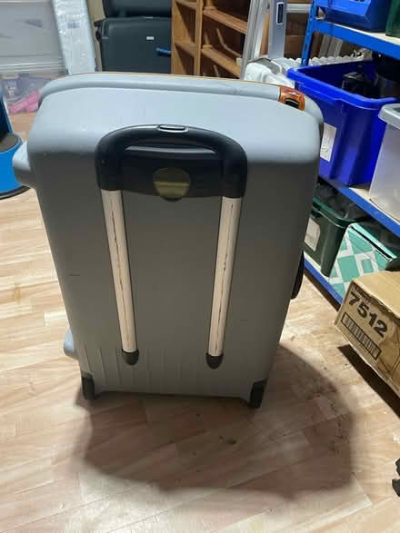 Photo of free X3 Hard Shell Samsonite Suitcases (Melbourne CM1) #2