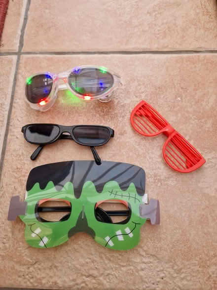 Photo of free Fun glasses (Roslin EH25) #1