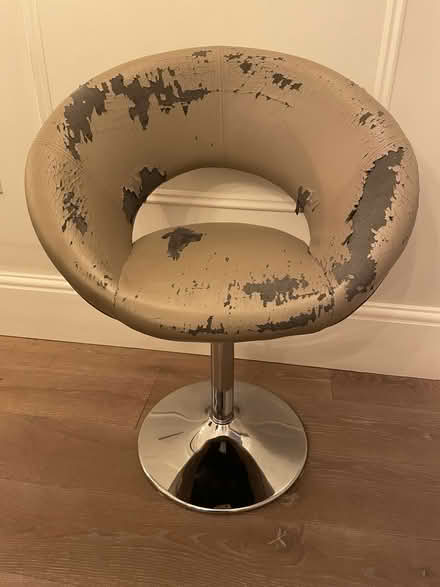 Photo of free Swivel crescent shaped dining chairs with chrome bases (Putney SW15) #1