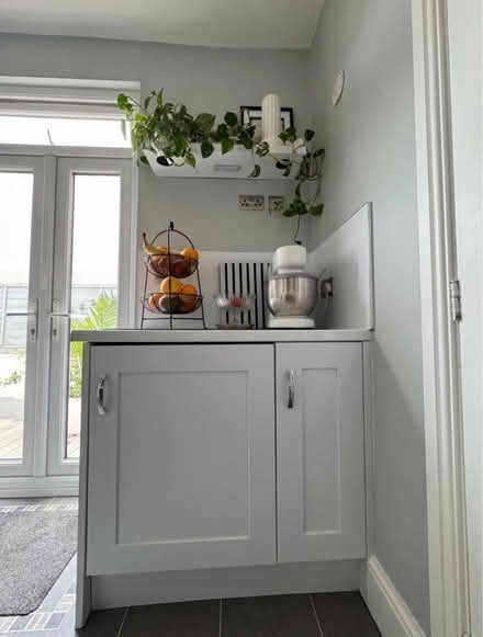Photo of free Full White Kitchen Unit (Flat) (TQ7) #3