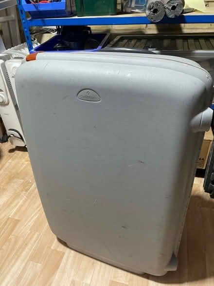 Photo of free X3 Hard Shell Samsonite Suitcases (Melbourne CM1) #3