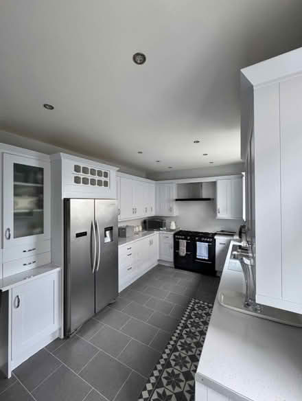 Photo of free Full White Kitchen Unit (Flat) (TQ7) #2