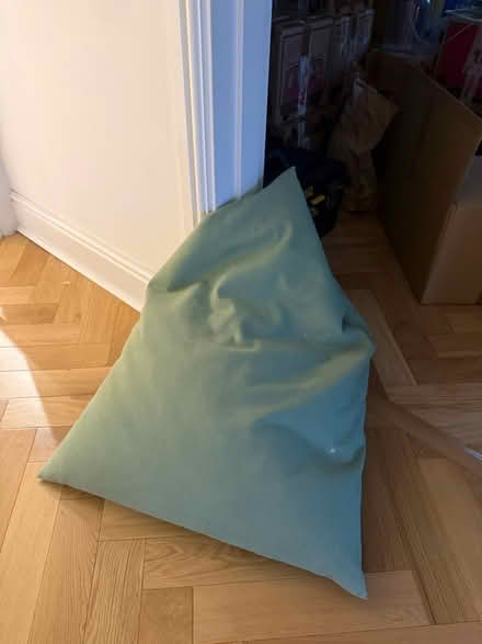 Photo of free Bean Bag (The Hewletts GL52) #1