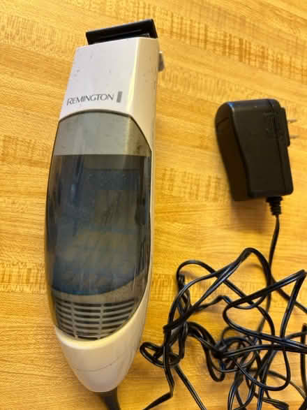 Photo of free Remington vacuum razor (East Hollywood) #1