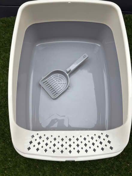 Photo of free Cat litter tray (Richmond TW9) #2