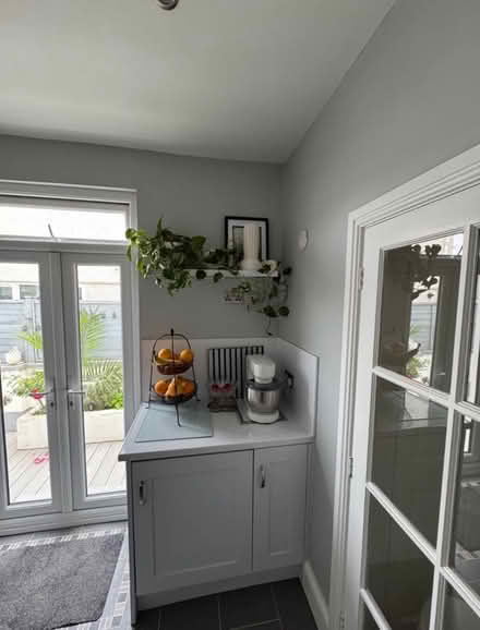Photo of free Full White Kitchen Unit (Flat) (TQ7) #1