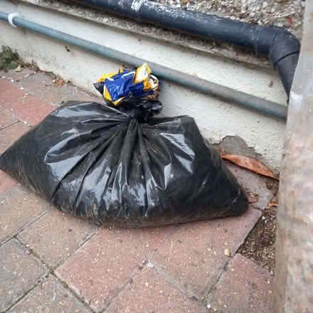 Photo of free Small bag,Assorted,mainly red garden stones,gravel (Stifford Clays RM16) #2