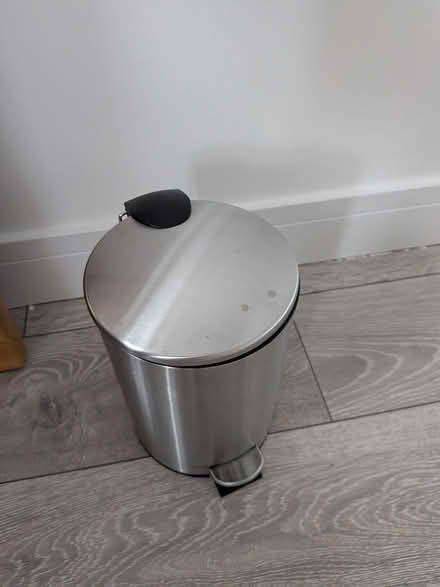 Photo of free Small bin (Camden Town NW1) #1