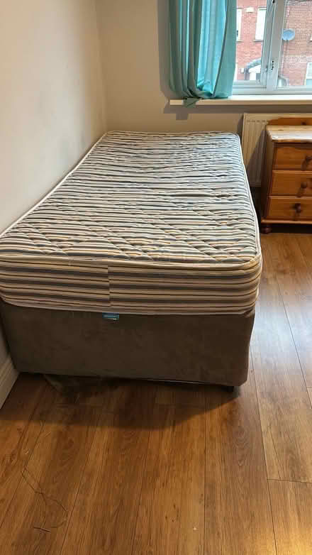 Photo of free 2 single beds + mattress + mirror (D6wTD37) #2