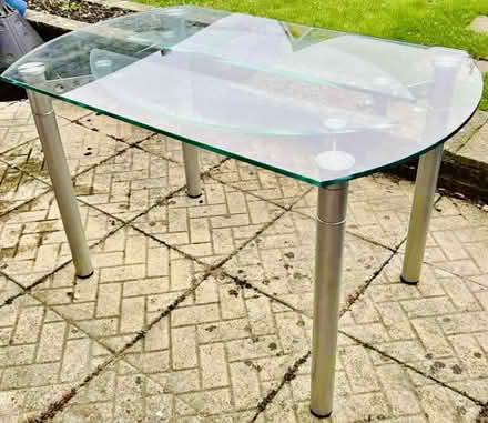 Photo of free Extendable glass table, Stevenage (Stevenage SG2) #2