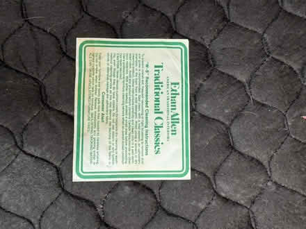 Photo of free American spindle back settee (Ceri SY16) #4