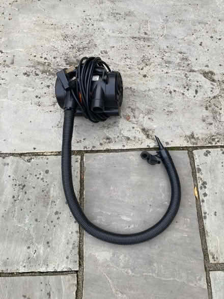 Photo of free Electric inflation deflation pump (Yapton BN18) #1