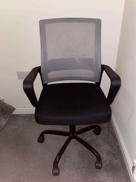Photo of free Firm And Comfortable Office Chair (Monkwick CO2) #1