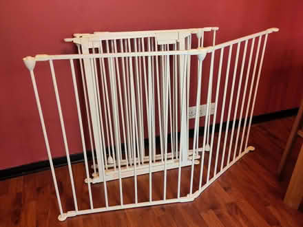 Photo of free Child gate/enclosure (Hanworth TW12) #1