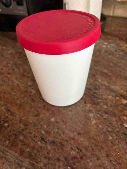 Photo of free Ice cream machine and pint holder (East Northport) #2