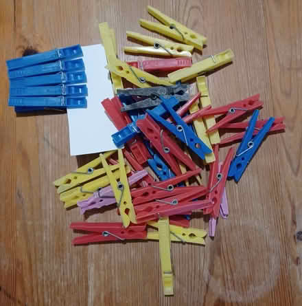 Photo of free Plastic clothes pegs, mixture of new and used (Oxford OX2) #1